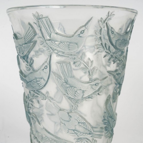 1938 Rene Lalique - Vase Grives Birds with Blue Patina - 