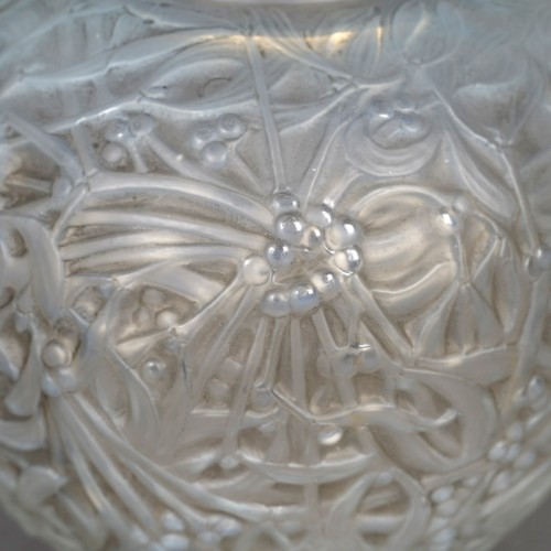 XXe siècle - 1920 René Lalique - Vase Gui