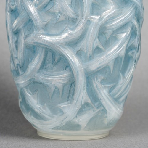 1921 René Lalique - Vase Ronces Cased Opalescent Glass With Blue Patina - Art Déco