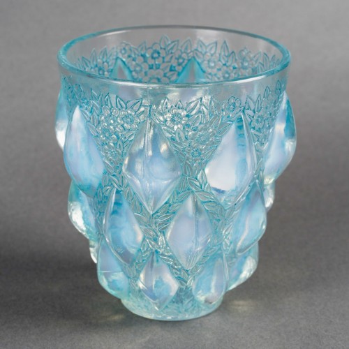 Glass & Crystal  - 1927 René Lalique - Vase Rampillon Opalescent Glass With Blue Patina