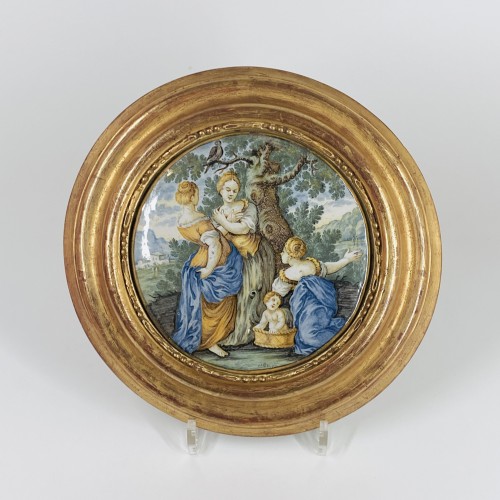 Plaque en faïence de Castelli figurant "Moïse sauvé des eaux" - XVIIIe siècle - Céramiques, Porcelaines Style Louis XV