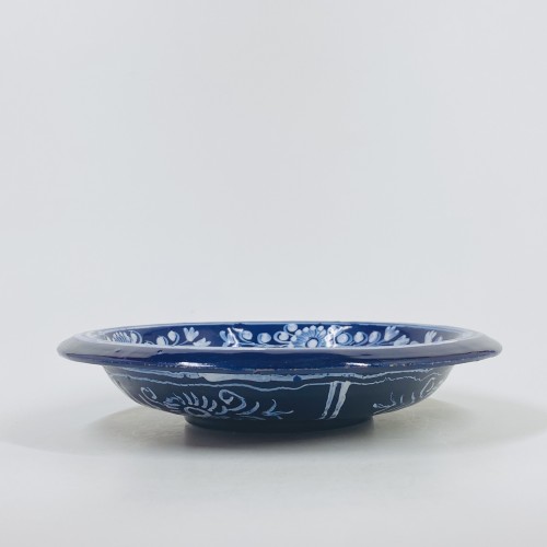 Porcelain & Faience  - Nevers earthenware bowl with Persian blue background - Seventeenth century