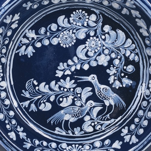 Nevers earthenware bowl with Persian blue background - Seventeenth century - 