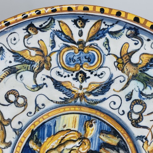 Céramiques, Porcelaines  - Deux tazza en majolique d’Urbino du XVIIe siècle (1638 et 1646)