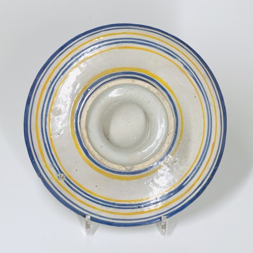 17th century - Two Urbino majolica tazzas - Seventeenth century (1638 and 1646)