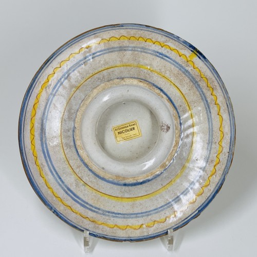 Antiquités - Two Urbino majolica tazzas - Seventeenth century (1638 and 1646)