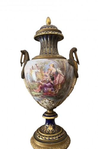 Objet de décoration Cassolettes, coupe et vase - Paire de vases vases en porcelaine sur colonnes en bois doré fin XIXe