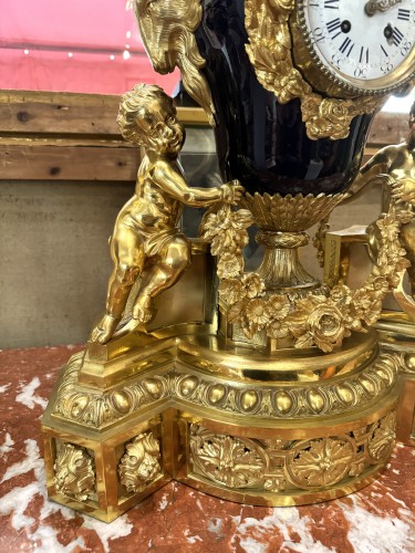 Grande garniture de cheminée en porcelaine et bronze doré XIXe siècle - Napoléon III