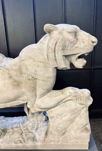 Antiquités - Paire de grands tigres en marbre blanc, fin XIXe