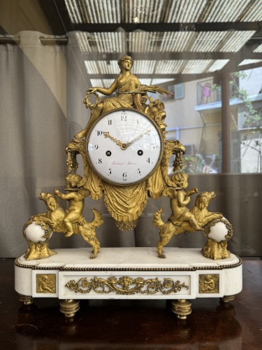 Pendule d'époque Louis XVI signée Piolaine à Paris - Horlogerie Style Louis XVI