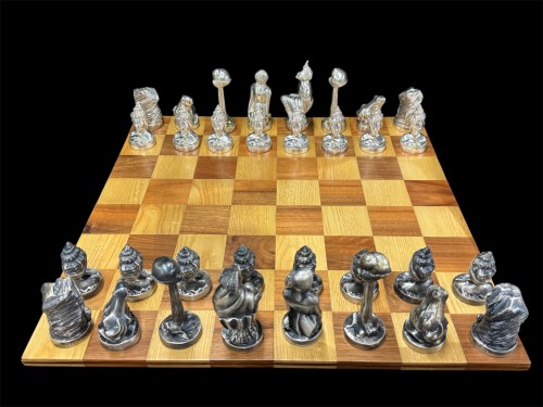 Échiquier en bois et jeu d'échecs en argent 925 - Argenterie et Arts de la table Style 