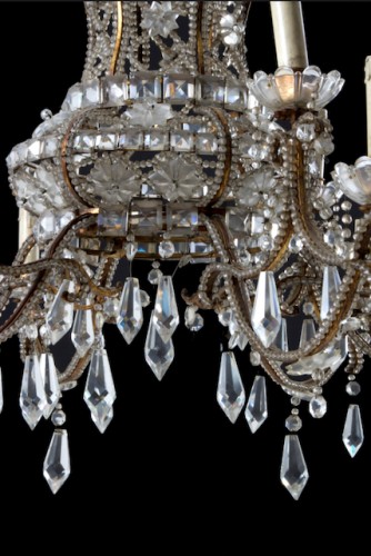 Antiquités - Pair of 19th century 12-light gilded iron chandeliers with pendants