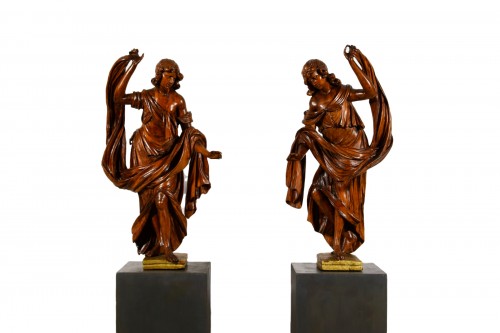 Paire de sculptures baroques en bois de noyer, Italie fin du XVIIe siècle