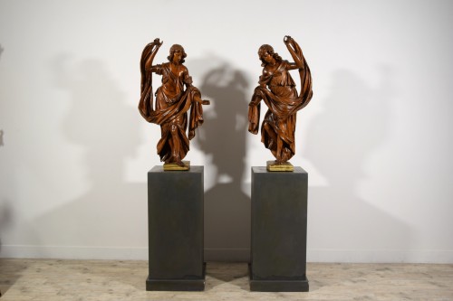 Sculpture  - 17th century, Pair of Italian Baroque Walnut Sculptures