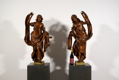 17th century, Pair of Italian Baroque Walnut Sculptures - Louis XIV