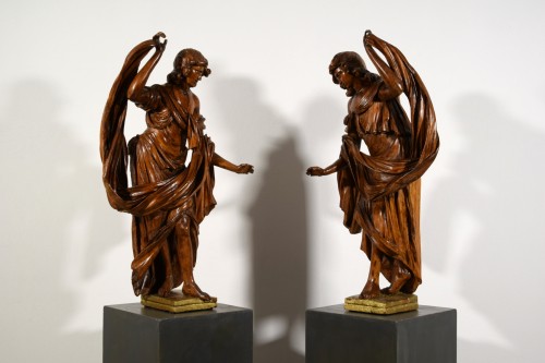 Louis XIV - Paire de sculptures baroques en bois de noyer, Italie fin du XVIIe siècle