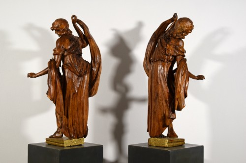 Antiquités - Paire de sculptures baroques en bois de noyer, Italie fin du XVIIe siècle