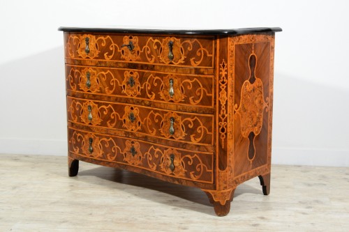 18th Century, Italian Baroque Veneering and Inlays Wood Commode  - 