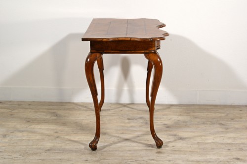 Antiquités - 18th Century, Italian Rococo Elm Wood Console Table