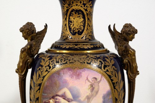 Antiquités - End of 19th century, Monumental Polychrome Porcelain Vase 