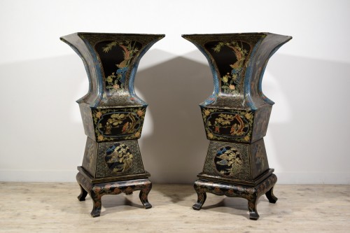 Pair of Large Oriental Lacquered Wooden Vases, Late 19th Century - Decorative Objects Style 