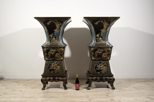 Pair of Large Oriental Lacquered Wooden Vases, Late 19th Century - 