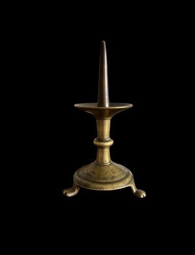 Romanesque bronze candlestick. Circa 1300 - Lighting Style Middle age