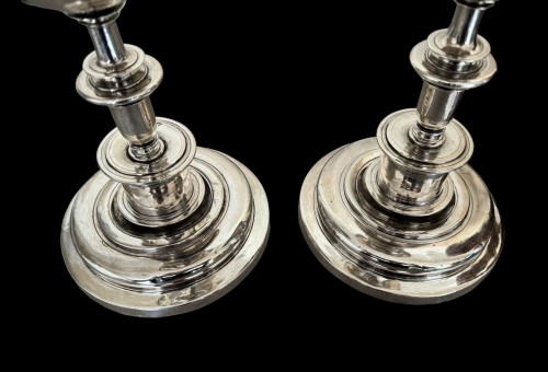 silverware & tableware  - Pair of  Late 17th century silver Spanish colonial candlesticks