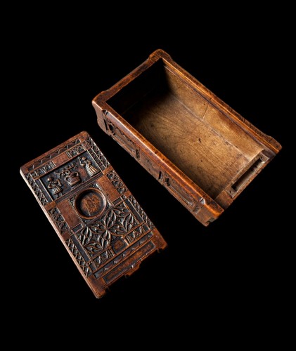 Early 16th century Late gothic fruitwood wedding box - 