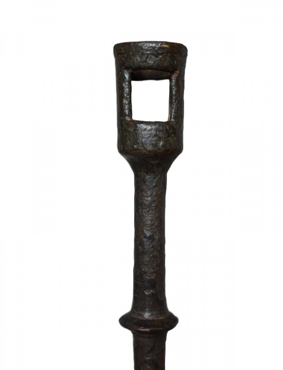 A brass gothic candlestick.Late 15th century. - Ref.55181