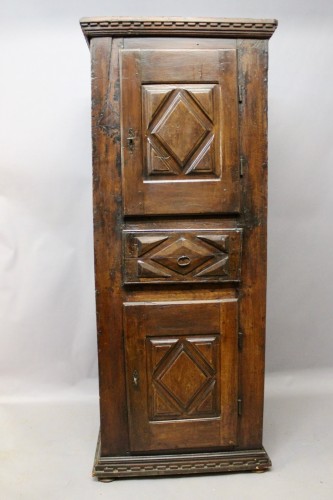 Mobilier Armoire - Bonnetière Bourguignonne du XVIIIe siècle