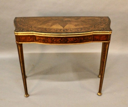 Table à jeux et console demi lune en marqueterie, Royaume-uni XIXe siècle - Mobilier Style 