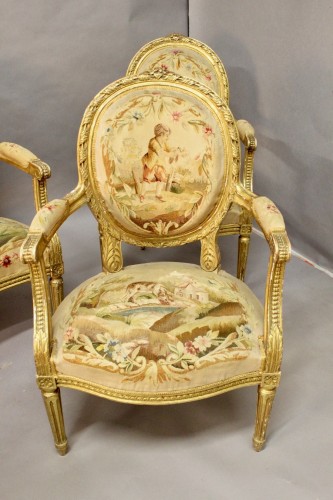 Salon set in gilded wood and Aubusson tapestry, France circa 1800 - 