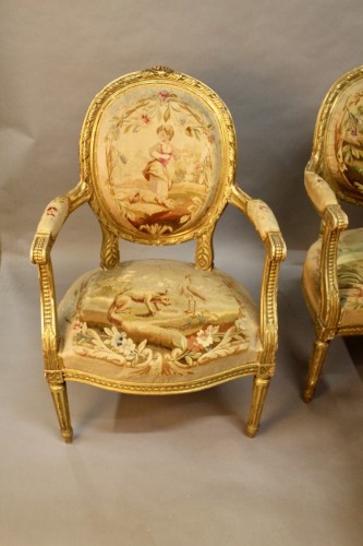 Salon set in gilded wood and Aubusson tapestry, France circa 1800 - 