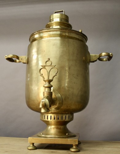 Argenterie et Arts de la table  - Important samovar en cuivre fin XIXe siècle de Pavel Kalinin à Moscow