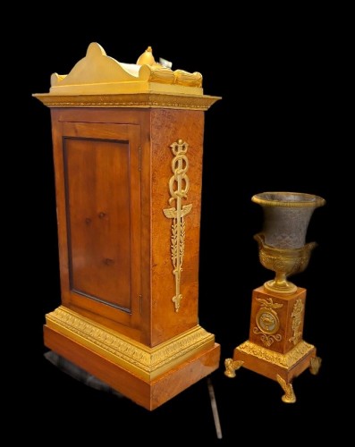 Antiquités - Garniture en Loupe d'orme et Cristal signée : « PLANCHON à Paris »