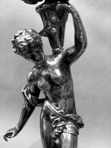 XIXe siècle - Paire de bougeoirs en émail cloisonné et bronze