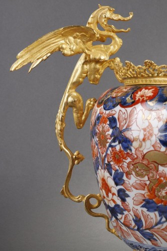 Importante coupe-vasque Imari, montée bronze doré - Objet de décoration Style 