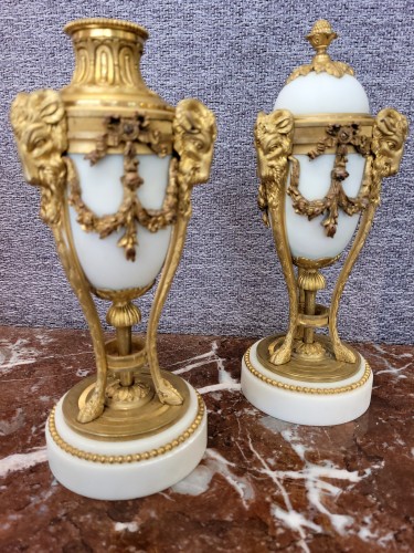 Carrara marble and gilded bronze cassolette candleholders - 