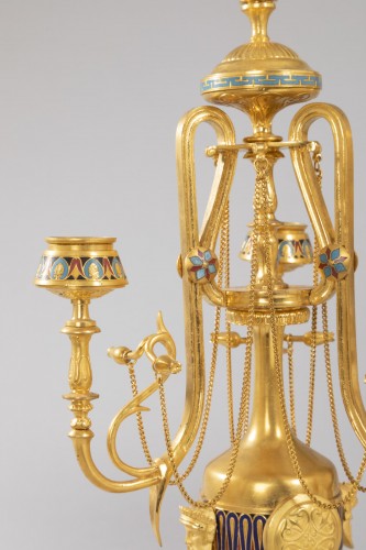 XIXe siècle - Paire de candélabres en bronze et émail cloisonné - F. Barbedienne