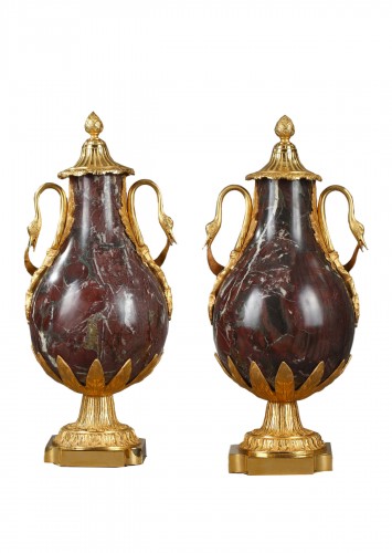 Paire de vases couverts Napoléon III