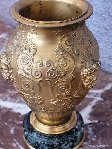 Objet de décoration Cassolettes, coupe et vase - Paire de vases de style grec Levillain et Barbedienne