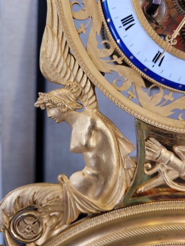 Pendule squelette annulaire en bronze doré au mercure - Horlogerie Style Directoire