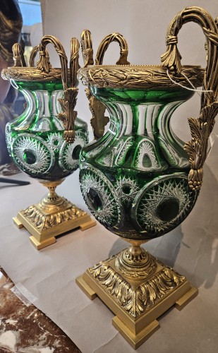 Paire de vases Médicis en Cristal Benito et bronze - Verrerie, Cristallerie Style 