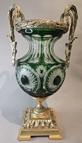 Verrerie, Cristallerie  - Paire de vases Médicis en Cristal Benito et bronze