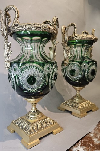 Antiquités - Paire de vases Médicis en Cristal Benito et bronze