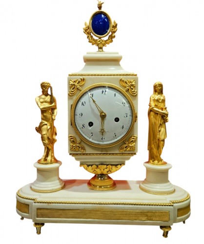 Muse et faune, pendule Louis XVI: en bronze, marbre et lapis lazuli