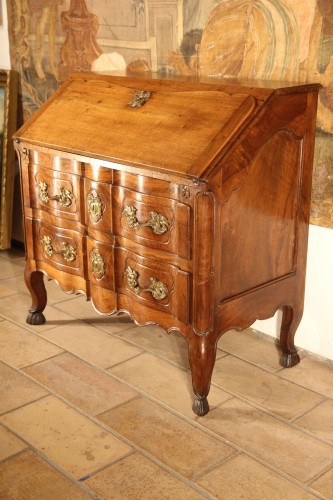 18th century - 18th C Louis XV writing commode from Provence