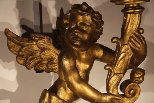 Antiquités - 18th C Pair of carved and gilded wood torch holder cherubs