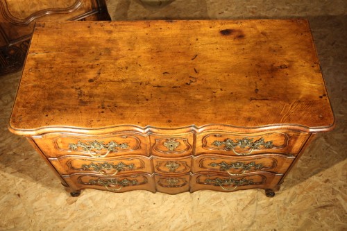 18th C Louis XV Commode of Aix-Marseille aera - 